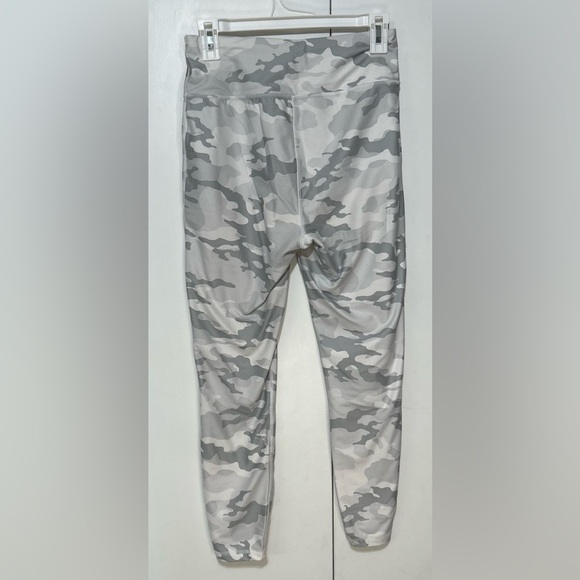 Avia Women Small (4-6) Gray White Camo Print Soft Stretch Athletic Leggings - Picture 4 of 10